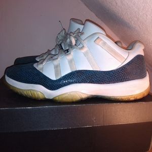 Jordan 11 Low Navy Snakeskin Size 11 (BEATERS)
